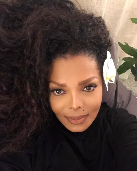 Janet Jackson on Instagram: “MAHALO HAWAII 🌸” Janet Jackson Velvet Rope, Janet Jackson Baby, Janet Jackson 90s, Janet Jackson Unbreakable, Janet Jackson Videos, Jo Jackson, Jackson Family, New Photo Download, The Jacksons