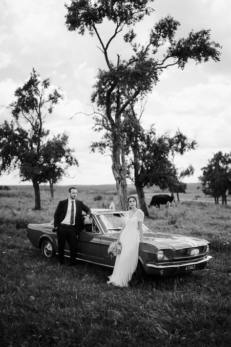 Wedding Classic Car Photo Ideas, Mustang Wedding Photos, Portraits With Cars, Wedding Photo With Car, Wedding Car Photos, Car Wedding Photos, Classic Car Wedding, Car Engagement Photos, Mustang Wedding