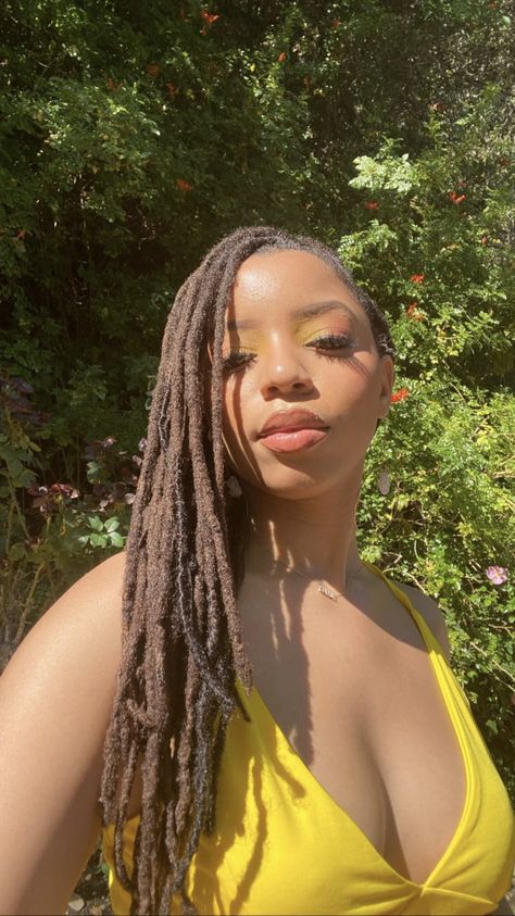 Chloe Halle, Chloe And Halle, Chloe Bailey, Beautiful Dreadlocks, Chloe X Halle, Natural Hair Tips, Locs Hairstyles, Baddie Hairstyles, Love Hair