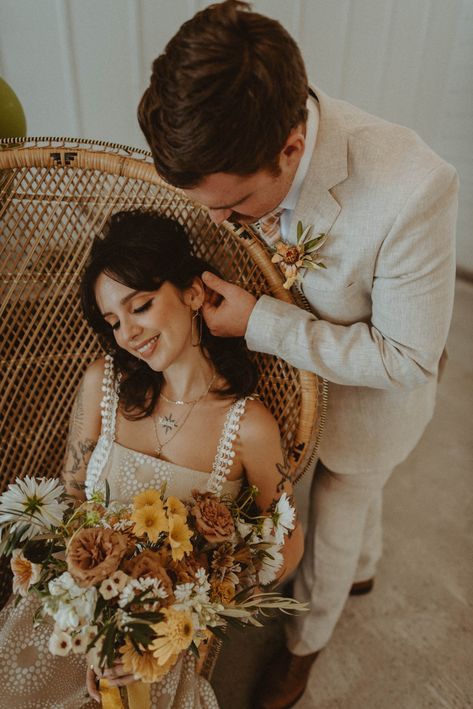 This sunny and playful retro elopement will bring you back in time to the 1970s! Featured on Green Wedding Shoes! #retro #greenweddingshoes #ongws #70swedding #retroinspo #weddinginspo #retroelopement #ontarioelopement #canadaelopement #ontarioweddingphotographer 70s Elopement, Boho Retro Wedding, Fleetwood Mac Vinyl, Wedding Dress Editorial, Retro Elopement, Greece Elopement, Retro Wedding Inspiration, Dress Editorial, Ireland Elopement