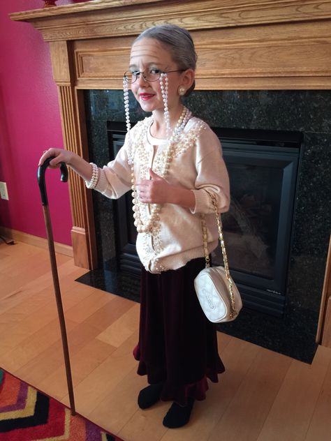 100th Day of School! Old lady makeup, peals, glasses, walking cane, grey hair in a low bun, and long velvet skirt.... Old People Costume, Old Lady Makeup, Old Lady Dress, Homecoming Spirit Week, Lady Makeup, 100 Day Of School Project, Old Lady Costume, School Event Dress, Twin Halloween Costumes