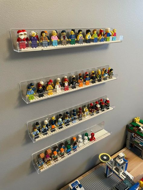 Lego Storage Wall Ideas, Bedroom Lego Display, Lego Shelf Display, Lego Organizer, Lego Displays, Lego Shelf, Lego Storage Solutions, Organizing Toys, Lego Bedroom