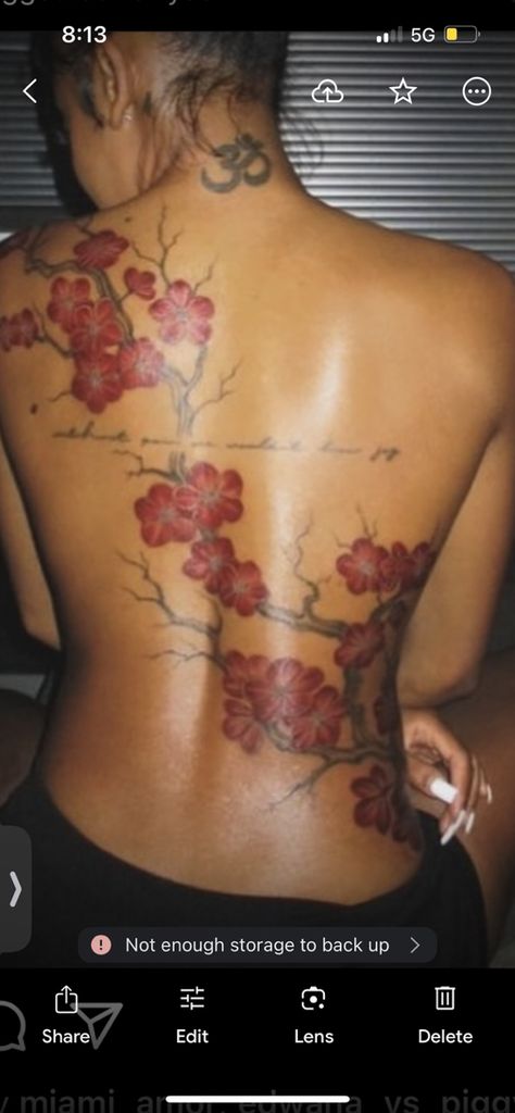 Back Tattoo Dark Skin Women, Tattoo Dark Skin, Scars Tattoo, Tattoo Dark, Back Tats, Scar Cover Up, Tattoos To Cover Scars, Scar Tattoo, Tattoos For Black Skin