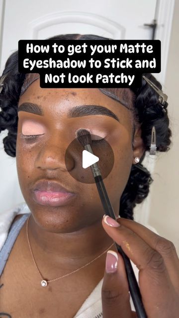 Jessica Haynes on Instagram: "This Hack just solved a problem I’ve had for years! 🙌🏾😃 Learn my technique & Join us tonight for @makeupbyjessbeatcampacademy Virtual Makeup Class at 7pm CST on zoom!! I can’t wait to teach more looks, techniques & advice of becoming a successful makeup artist!! Class is beginner friendly! Click the link in my bio or DM me JOIN to sign up! Mentorship’s are $30 a month for 8 interactive classes! 🥰 #makeupbyjess #makeuphack #softglam Product used: @nyxcosmetics Glitter Primer (linked in bio)" Makeup Artist Bio Instagram, Successful Makeup Artist, Glaze Makeup, Virtual Makeup, Makeup Classes, Mirror Glaze, Makeup Class, Artist Bio, February 8