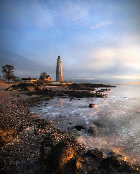 Local Connecticut on Instagram: “Lighthouse Point Park in New Haven thanks to @thomas_misk #localconnecticut #lighthouse #ct #newengland #coast #historic #beautiful #nature…” Lighthouse Point, New Haven, Connecticut, Painting Ideas, Lighthouse, Beautiful Nature, New England, Water, On Instagram