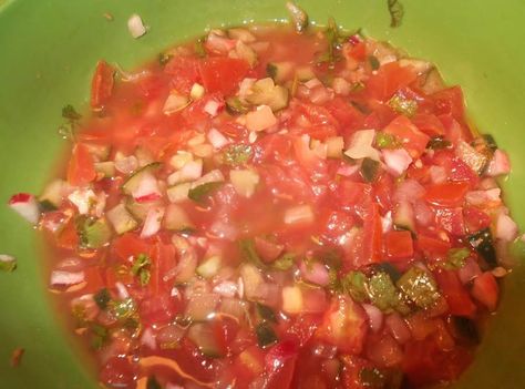 THIS RECIPE IS GREAT FOR TOPPING STEAKS, CHICKEN FILLETS, TACOS TOSTADAS AND DIPPING NACHOS INTO IT. VERY YUMMY!!! Chimol Recipe, Salvadorian Recipes, Honduran Food, El Salvador Food, Salvador Food, Salvadoran Food, Corn Tortilla Recipes, Chicken Fillets, Roast Turkey Recipes