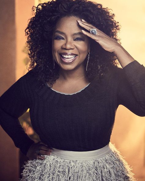 Oprah Oprah Winfrey Aesthetic, Entrepreneur Photography, Brand Photography Inspiration, Influential Women, Cultural Celebration, The Hollywood Reporter, Muhammad Ali, Branding Photoshoot, Moda Vintage