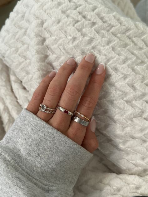 Silver Ring Layering, Ring Inspiration Aesthetic, Minimalist Silver Ring Stack, Rings Inspiration Silver, Silver Rings Stacking, Silver Stacked Jewelry Aesthetic, Lots Of Rings Aesthetic Silver, Cute Rings Silver Simple, Jewelry Combos Silver