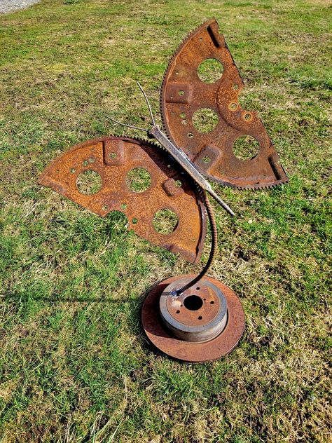 Scrap Yard Art, Scrap Metal Garden Art, Scrap Metal Art Car Parts Simple, Rusty Garden Art, Metal Butterfly Yard Art, Scrap Metal Art Garden Junk, Rusty Metal Garden Art, Junk Metal Art, Yard Art Crafts