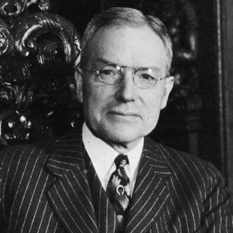 Philanthropist John D. Rockefeller Jr. was the only son of John D. Rockefeller and heir to his fortune. He is known for building Rockefeller Center in New York City. John Rockefeller, David Rockefeller, Rh Negative, John D Rockefeller, Standard Oil, Radio City Music Hall, Negative People, Radio City, Influential People