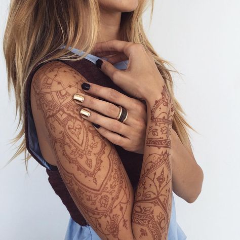 @hannahbearrrrr Henna Sleeve, Henne Tattoo, Henna Body Art, Tattoo Henna, Tattoo Prices, Note Tattoo, Muster Tattoos, Japanese Tattoos, Henna Tattoos