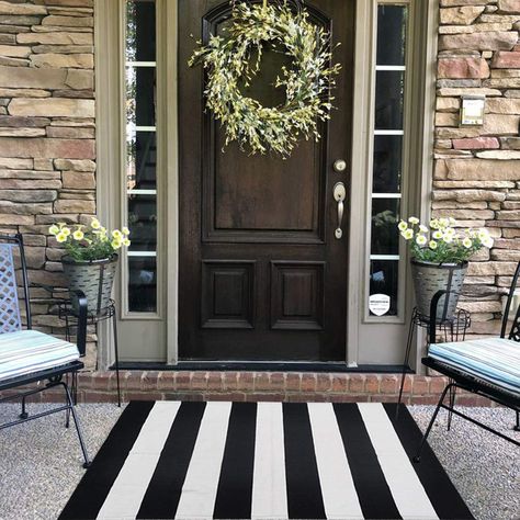 Layered Door Mats, Farmhouse Rugs Living Room, Striped Outdoor Rug, Porch Farmhouse, Kitchen Entry, Welcome Door Mat, Front Porch Design, Porch Rug, Front Door Mat