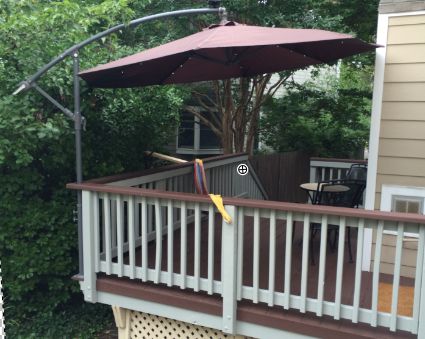 mount a cantilever umbrella outside the deck rail to save valuable deck space Deck Awnings, Best Patio Umbrella, Deck Shade, Deck Umbrella, Deck Makeover, Building A Porch, Deck With Pergola, Cantilever Umbrella, Diy Deck