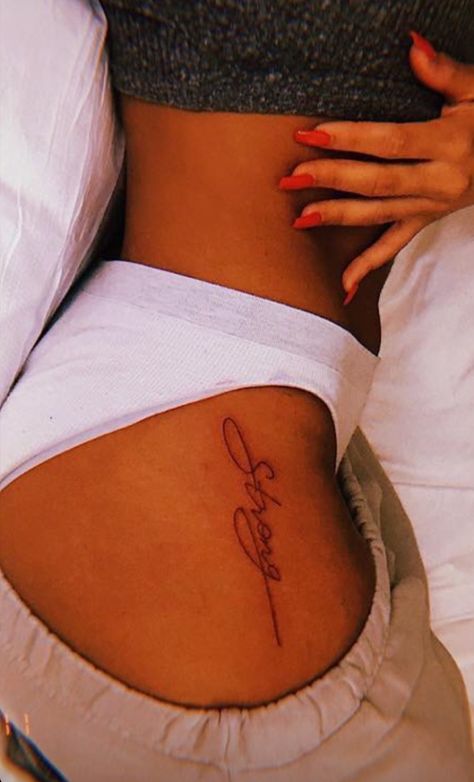 Neck Tattoo Cursive, Tattoo Cursive, Dani Leigh, Strong Tattoos, Cursive Tattoos, Pretty Hand Tattoos, Neck Tattoos Women, Black Girls With Tattoos, Hip Tattoos Women