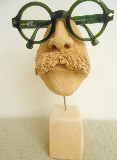 Ceramic Eyeglass Holder, Ceramics For Men, Ceramic Glasses Holder, Ceramic Face Sculpture, Sculpture Face, Ceramic Heads, Easy Clay Sculptures, Pottery Plant Pot, Face Sculpture