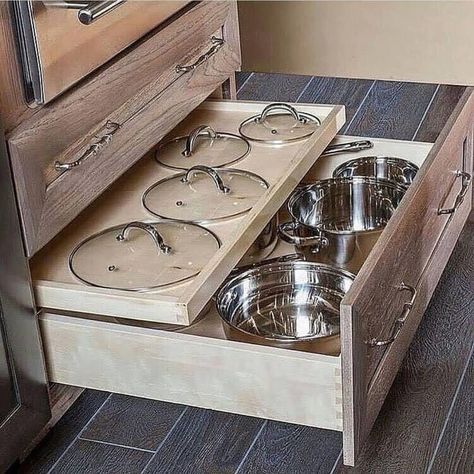 Kitchen Appliance Storage, Shaker Style Kitchens, Diy Kitchen Remodel, Powder Room Design, Kitchen Cabinet Organization, Kitchen Drawers, Furniture Bedroom, Storage Diy, Kitchen Cabinet Design