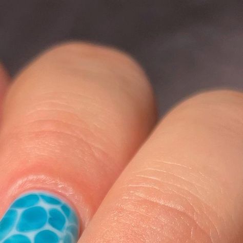 Jimmy (Bug) on Instagram: "Couldn’t resist trying this watery look that’s been going around. 💧 thanks for the helpful tutorial and idea, @abe.nailbabe and @basecoatstories ! 🫶 For this look I used @bornprettyofficial jelly white and the jelly blue from the sea glass set. (Search for item number 55808 on their website) . . . . . #nails #nailart #nailporn #nailpolish #gelnails #gelmanicure #mani #manicure #naildesign #nailgasm #nailsdid #waternails #poolnails #summernails #summer #cutenails #je Pool Nails, Water Nails, Go Around, Gel Manicure, Nails Nailart, Glass Set, How To Do Nails, Item Number, Sea Glass