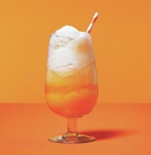 Orange Cream Floats Marcus Nilsson, Orange Float, Desserts For Summer, Food Editorial, Easy Ice Cream, Fruit Infused Water, Club Soda, Cream Soda, Ice Cream Desserts