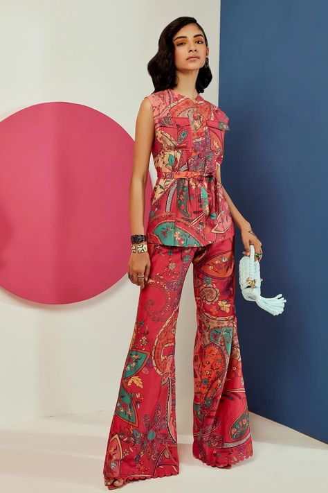 Fuchsia Chanderi Reyna Shirt and Flared Pant Set with Floral & Paisley Prints Ridhi Mehra, Co Ords Outfits, Pool Party Outfits, Indian Gowns Dresses, Indian Gowns, How To Hem Pants, Fuchsia Color, Flared Pants, Jumpsuit Fashion