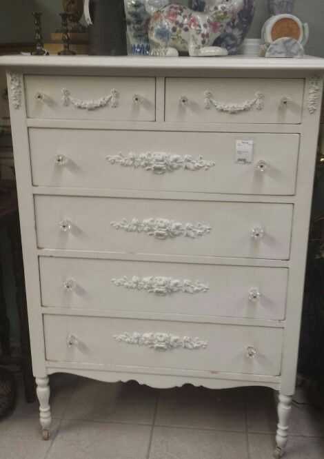 Small Dresser Aesthetic, Vintage Dresser Bedroom, Chest Of Drawers In Bedroom, Coquette Dresser, Coquette Drawer, White Vintage Dresser Bedroom, Dresser Vinyette, Dresser Coquette, Unrealistic Dreams