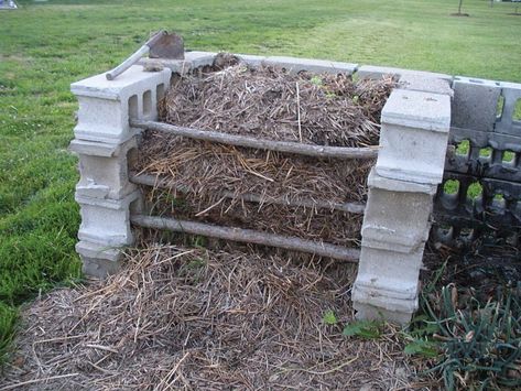 Compost Bin Pallet, Composters, Water Collection System, Compost Bin Diy, Compost Tumbler, Diy Compost, Wire Bins, Hardware Cloth, Homesteading Skills