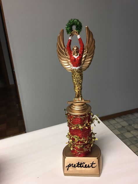 Ugly Sweater Trophy Diy, Christmas Trophy Ideas, Diy Trophies, Diy Trophy, Christmas Competition, Trophy Ideas, Christmas Competitions, Ugly Christmas Sweater Contest, Sweater Diy