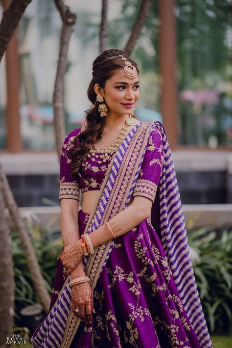 Chetna & Naitik (Chennai) (Real Wedding) Lehenga Dupatta Draping Style, Lengha Design, Dupatta Draping Styles, Purple Lehenga, Bridal Lengha, Lehenga Jewellery, Lehenga Dupatta, Sabyasachi Lehenga, Eggplant Color