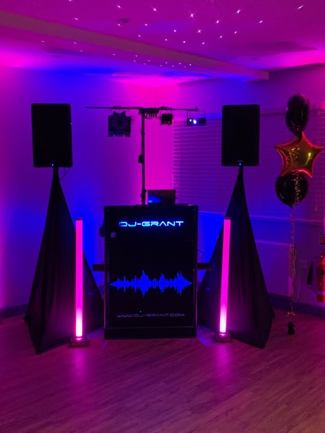 Dj Images Dj Booth, Dj Light, Professional Dj, Dj Setup, Dj Images, Dj Set, Dj Booth, Light Bars, Mirror Ball