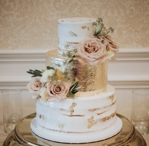 Champagne Wedding Cake Designs, Champagne Gold Wedding Cake, Gold Flake Wedding Cake, Ivory And Gold Wedding Cake, White And Gold Engagement Cake, Wedding Cake Gold Accents, Wedding Cake With Gold Accent, Gold Luster Dust Cake, Wedding Cake Designs Elegant Gold