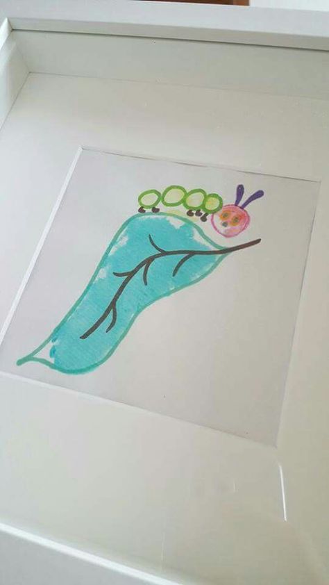 The very hungry caterpillar footprint art Caterpillar Footprint Art, Footprint Crafts, Baby Art Projects, Toddler Arts And Crafts, Footprint Art, Handprint Crafts, Daycare Crafts, The Very Hungry Caterpillar, Baby Footprints