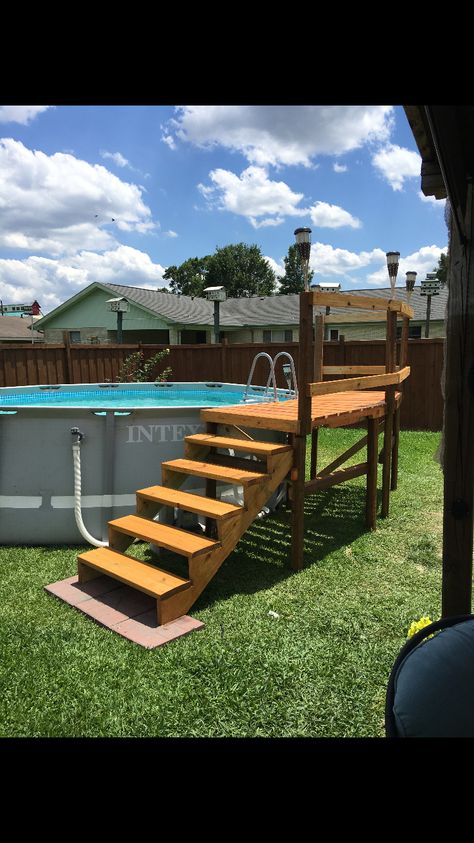 Pallet Deck done by Dereck Piscina Pallet, Deck Above Ground Pool, Pallet Pool, Pallet Deck, Pool Deck Plans, Swimming Pool Decks, Outdoor Pool Area, Above Ground Pool Ideas, Ground Pool Ideas