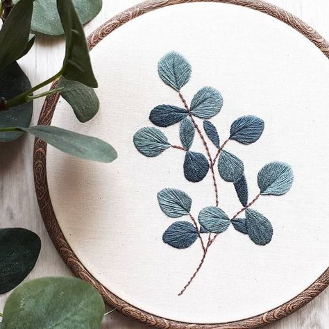 plant embroidery art Pola Sulam, Learn Embroidery, Brazilian Embroidery, Sewing Stitches, 자수 디자인, Hand Embroidery Stitches, Modern Embroidery, Embroidery Hoop Art, Satin Stitch