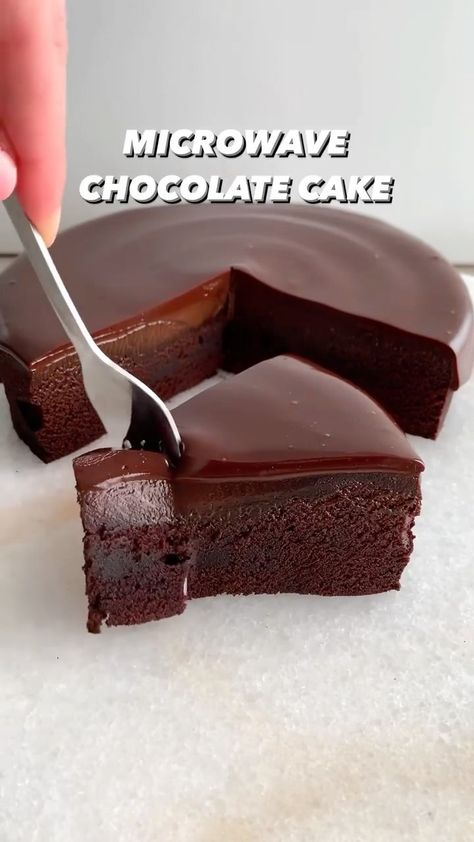 Cake In The Microwave, Microwave Chocolate Cake, Microwave Chocolate Cakes, Resipi Kek, Chocolate Dishes, Sweet Dishes Recipes, Quick Recipes Snacks, Easy Baking Recipes Desserts, Tasty Baking