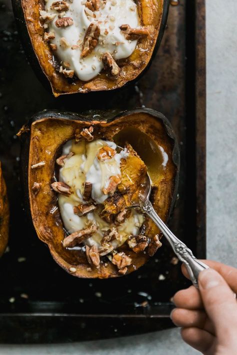 Delicious breakfast acorn squash baked with spices and stuffed with yogurt, pecans and a drizzle of honey. The perfect protein-packed meal to start your morning! Acorn Squash Baked, Honey Pecans, Squash Breakfast, Sunday Prep, Yogurt Honey, Mediterranean Breakfast, Packed Breakfast, 2b Mindset, Baked Squash