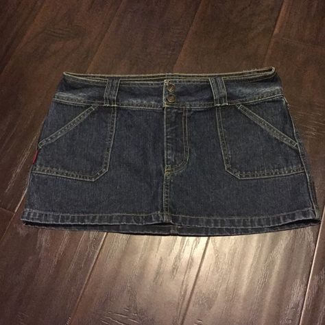 Y2k low rise Hollister Vintage Dark denim skirt Mini Skirt Aesthetic, Y2k Denim Skirt, Denim Aesthetic, Dark Denim Skirt, Low Rise Skirt, Vintage Denim Skirt, Hollister Dresses, Skirt Y2k, Dream Clothes