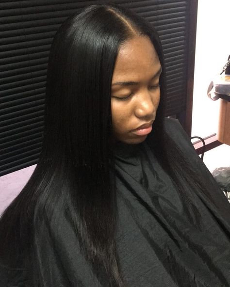 Sew In With Middle Part, Sew In Straight Hair, Sew In Bob Hairstyles, Curly Hair Sew In, Sew In Weave Hairstyles, Middle Part Sew In, Middle Part Hairstyles, Straight Weave Hairstyles, Sew In Hairstyles