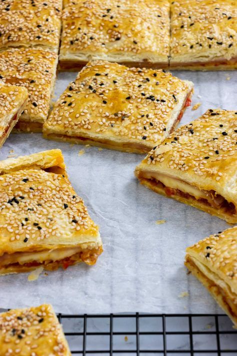 Ham and Cheese Pie | fooodlove.com Puff Pastry Ham And Cheese, Ham And Cheese Baked, Ham And Cheese Pie, Homemade Ham, Cheesy Ham, Hand Pie, Cheese Baked, Ham And Eggs, Cheese Pie