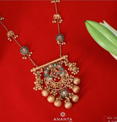 Gold Jewels Design, Antique Necklaces Design, New Gold Jewellery Designs, Indian Bridal Jewelry Sets, Fancy Jewelry Necklace, Modern Gold Jewelry, Bridal Jewellery Design, Antique Jewellery Designs, Gold Jewelry Simple Necklace