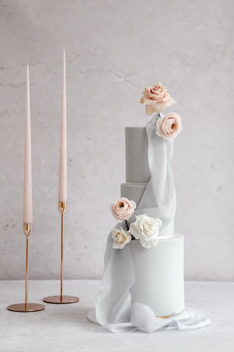 Draped fabric wedding cake Silk Ribbon Wedding Cake, Draped Wedding Cake, Disney Wedding Cake, Cake Style, Bow Cakes, Bridal Expo, Unusual Wedding, Dream Wedding Cake, Modern Cakes