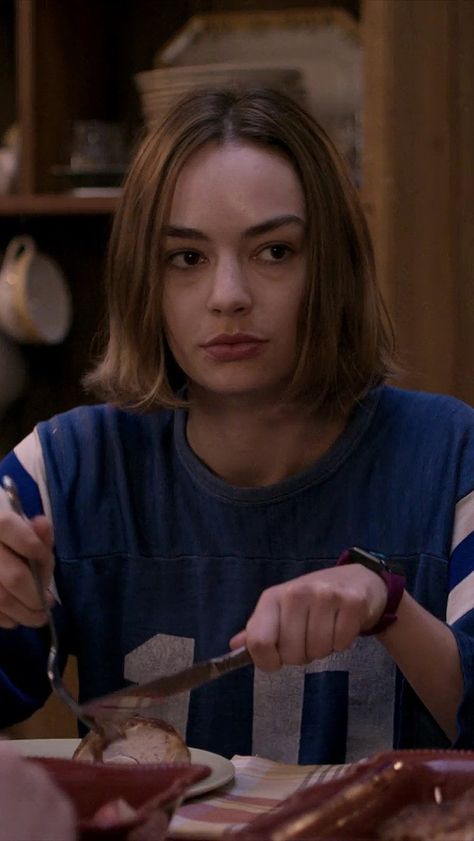 Casey Atypical, Casey Gardner, Brigette Lundy Paine, Typical Girl, Friends Fashion, Best Tv Shows, Aesthetic Girl, Celebrities Female, Teen Fashion