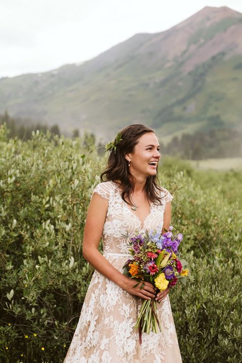 Small Wildflower Wedding Bouquet, Wildflower Bridal Bouquet Summer, Boho Wedding Bouquet Wildflowers, Small Wildflower Bouquet, Wildflower Wedding Dress, Engagement Bouquet, Panama Wedding, Wildflower Arrangements, Wedding Wildflowers