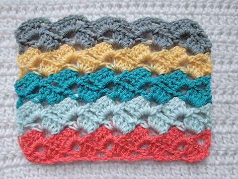 Drunken Granny Stitch, Crochet Hook And Yarn, Granny Stitch Crochet, Granny Stitch, Granny Square Crochet Patterns Free, Stitch Crochet, Double Crochet Stitch, Crochet Hook, Crochet Granny