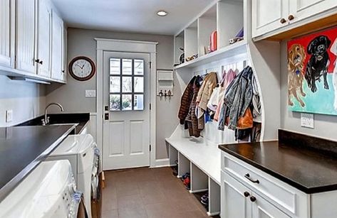 Mud Room Laundry Room Combo, Laundry Room Combo, Laundry Room Design Ideas, Traditional Laundry Room, Laundry Room/mudroom, Laundry Room Storage Shelves, Mudroom Laundry, Laundry Room/mud Room, Small Laundry Room Organization