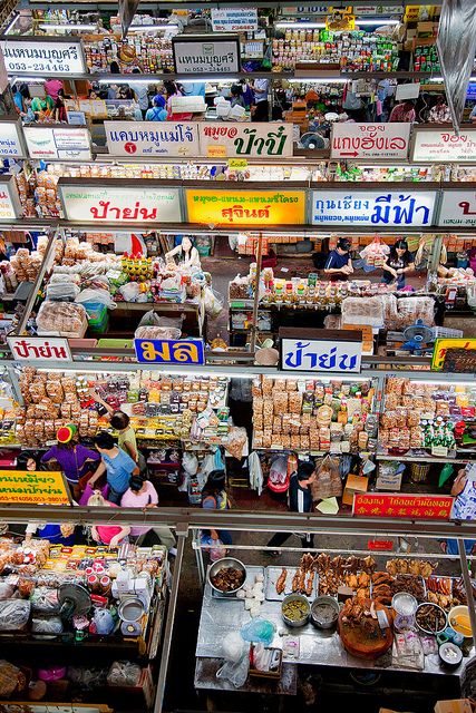 Praktikum im Ausland | Freiwilligenarbeit im Ausland | Sprachkurse im Ausland | Adventure Tours www.academical-travels.de Thai Market, Thailand Market, Thailand Chiang Mai, Thai Floating Market, Chiang Mai Night Market, Chiang Mai Thailand, Asian Market, Northern Thailand, Tropical Beaches