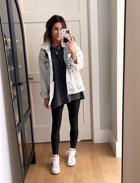 Shop Aerie Distressed Oversized … and other curated products on LTK, the easiest way to shop everything from your favorite creators. Outfits With Denim Jeans, Stylish Jeans Outfit, The Sister Studio, Outfits Leggins, Layering Ideas, Sister Studio, Date Night Looks, Jeans Outfits, Stylish Jeans