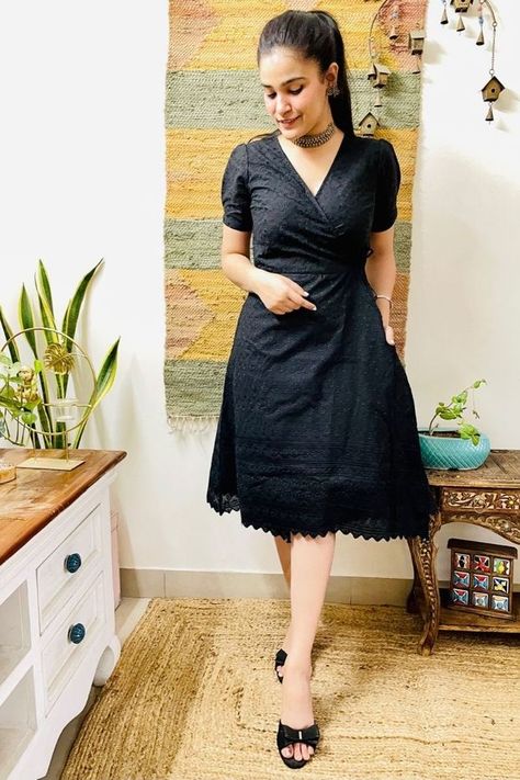 Dress Knee Length Casual, One Piece Dress Knee Length, One Piece Dress Western, One Piece Dress Design, Black One Piece Dress, Casual Indian Outfits, Dress Designs For Girls, Knee Length Dresses Casual, Black Frock