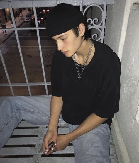 amanda 𓁹 on Twitter: "i don’t trust this man… " E Boy Aesthetic, Tripp Kilpatrick, Tripp Bowers, Skater Guys, Garrison Abbey, Skater Fits, Men Aesthetic Outfits, Skater Boys