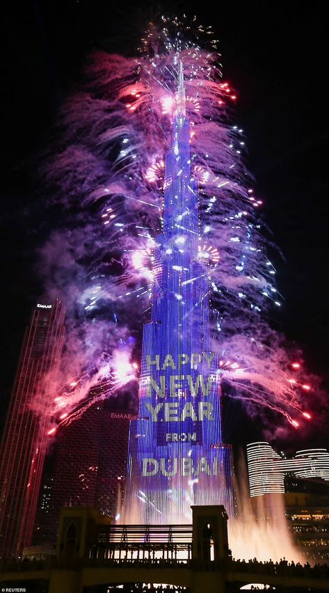 Dubai New Years Eve, Edinburgh Hogmanay, New Years Eve Events, Dubai Nightlife, Tallest Building In The World, Hello 2023, New Years Eve Fireworks, Welcome New Year, The Burj Khalifa