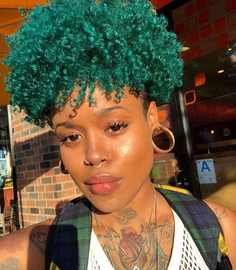 Green Afro, Fade Haircut Women, Blk Women, African Turban, V Hair, Haircut Women, Gorgeous Hairstyles, Dye Colors, Dope Hairstyles