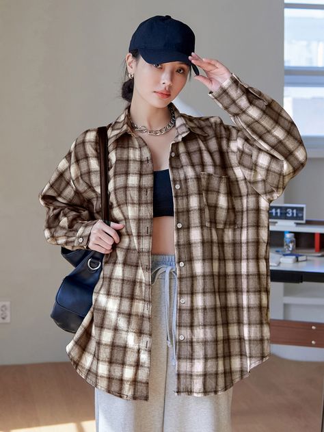 Plaid Polo Outfit Women, Checked Shirt Outfit Women, Checkered Shirt Outfit Women, Check Shirt Outfit Women, Checkered Shirt Outfit, Checked Shirt Outfit, Oversized Checked Shirt, Checkered Outfit, Flannel Shirt Outfit